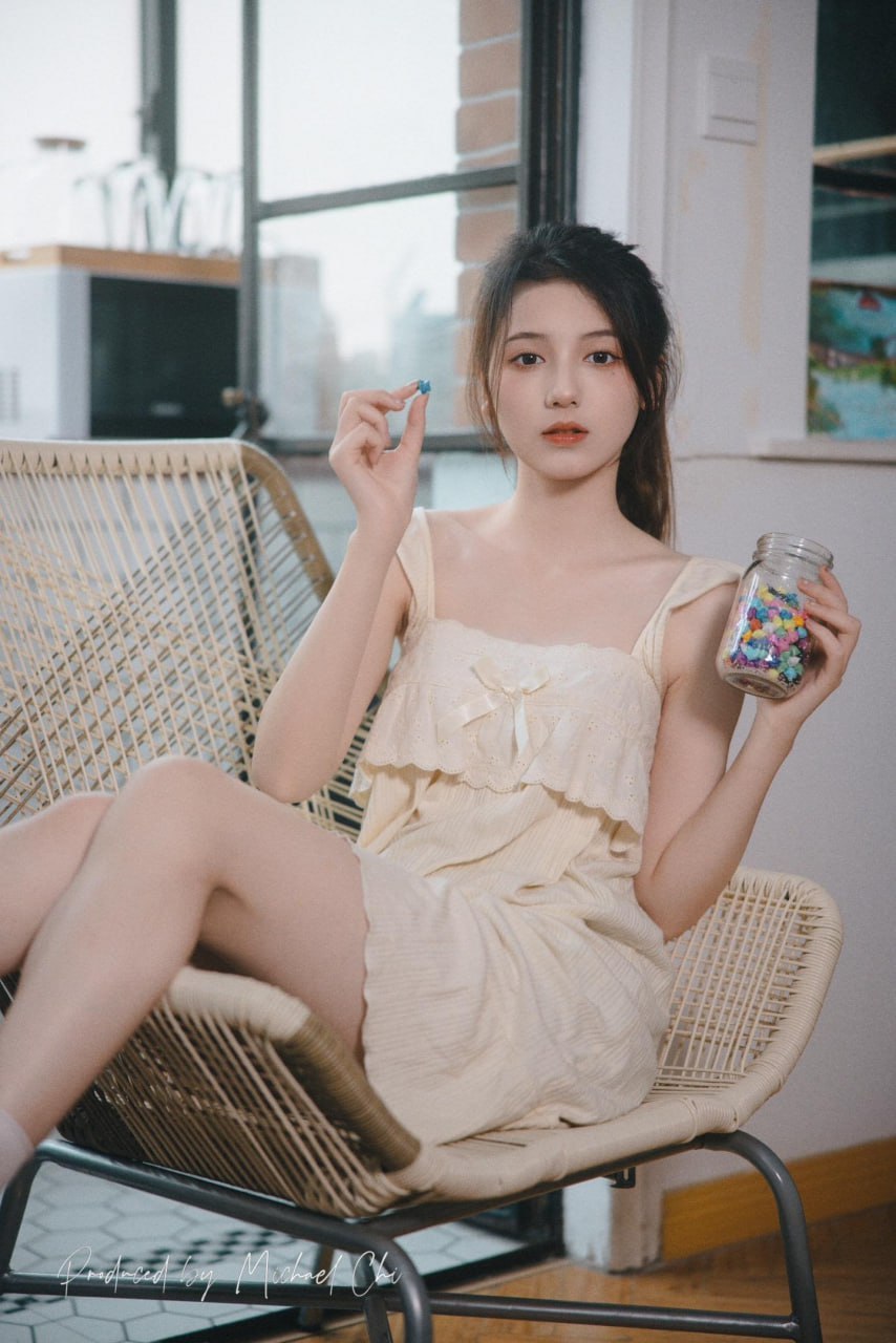 少女实在是太美好了 · 3张图片