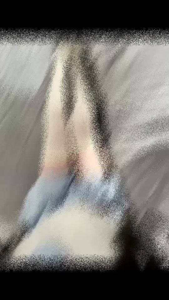 萌宝酱全网疯找！眼镜妹形象+多账号马甲，定制视频、推特内容引热议 近期，“萌宝酱”突然爆火，全网都在扒她的直播回放、账号马甲与私密内容，