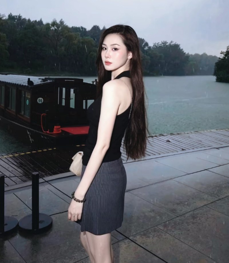 内娱演员 张颖颖 怒撕前任汪小菲 婚内出轨玩裸聊 渣男劣习被全盘曝光 内娱又一轮感情撕逼登上头版!演员张颖颖深夜发文,实名开撕汪小菲,指